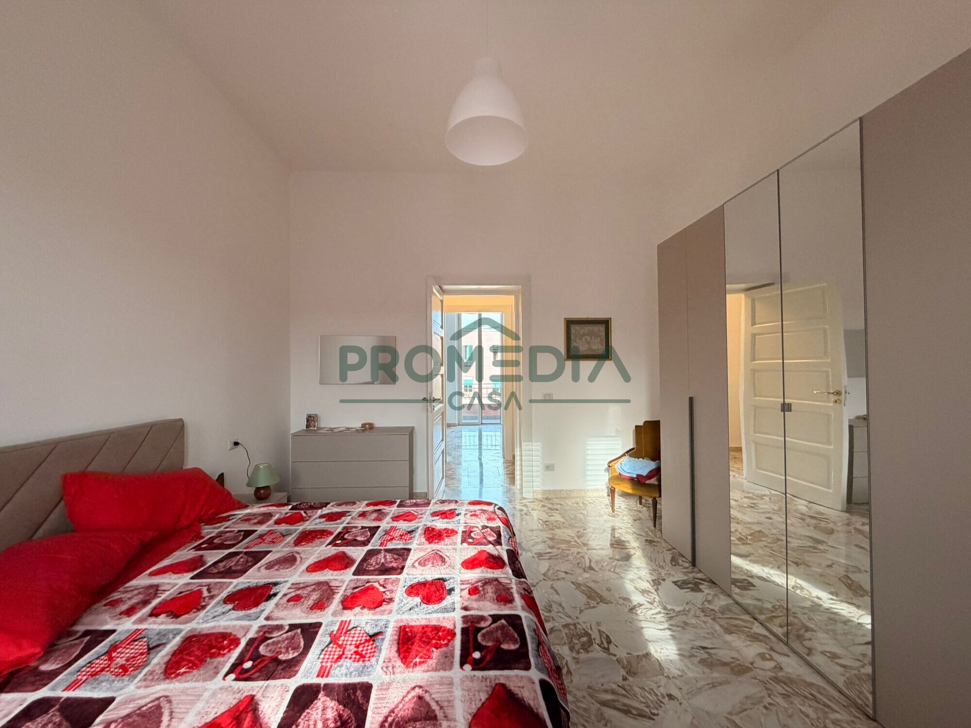 2572e4e5-8e95-463e-8657-e3da5b8a6fda-2