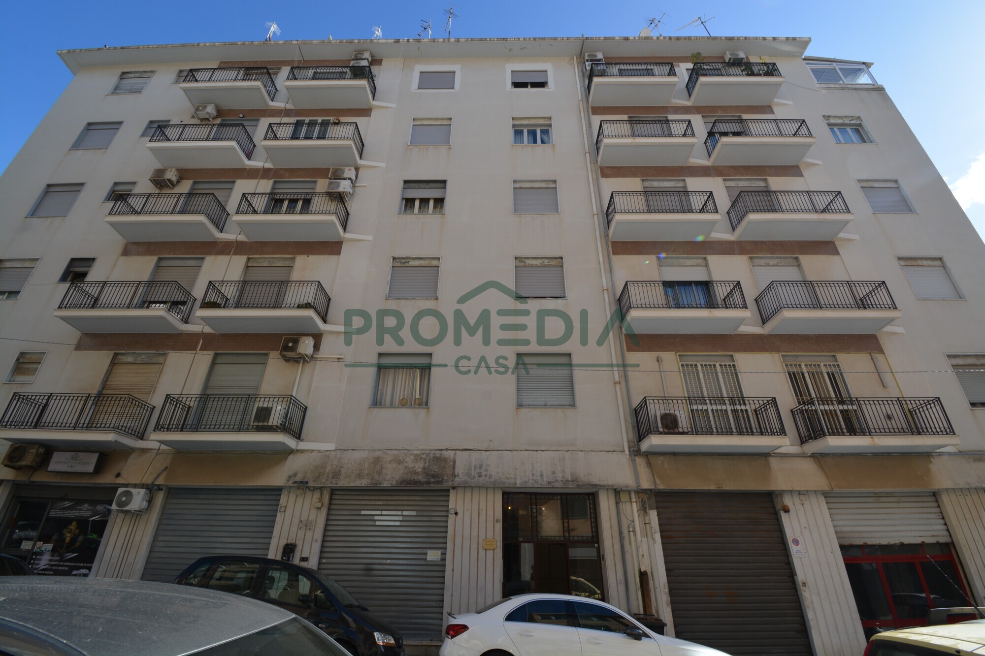 544c0b27-f3d9-47c5-86ac-8b0ec9c6ef4d-1