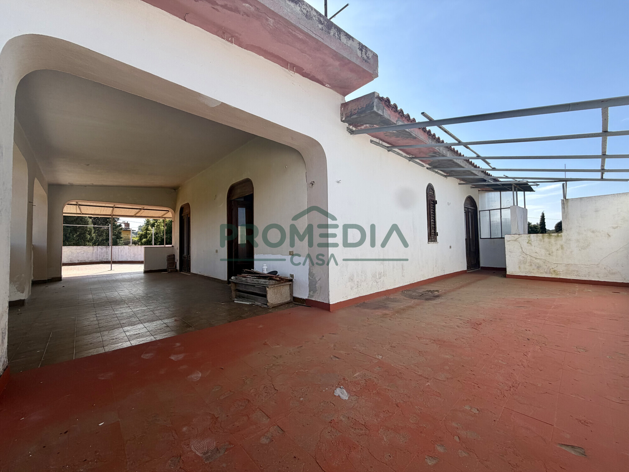 e99fb21d-633e-498a-b159-a2fec1cfc1da-3