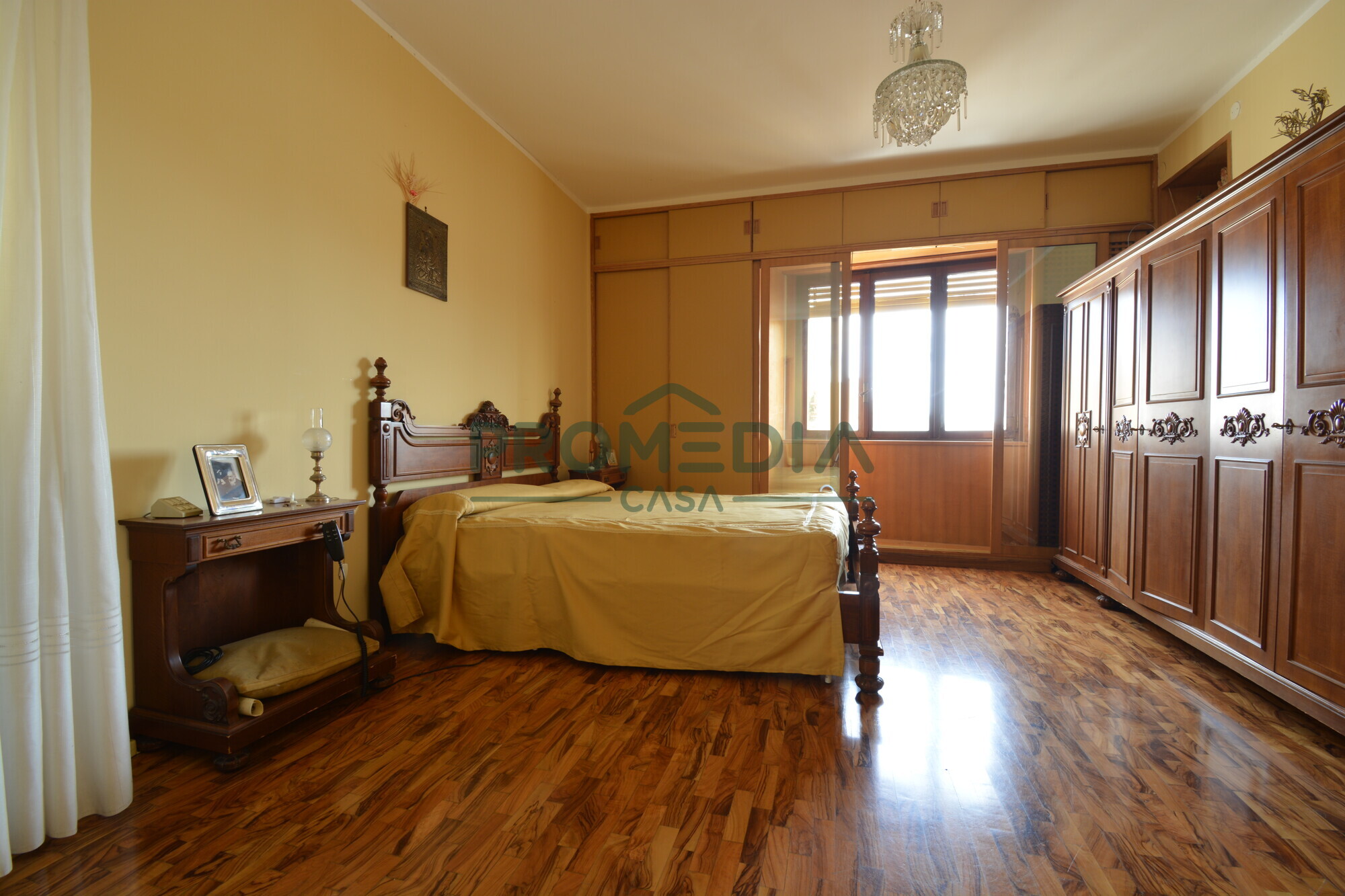 ca339233-7773-4053-8df7-8feaf19b9bbd